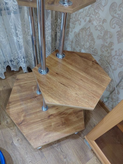Подставка для цветов и декора