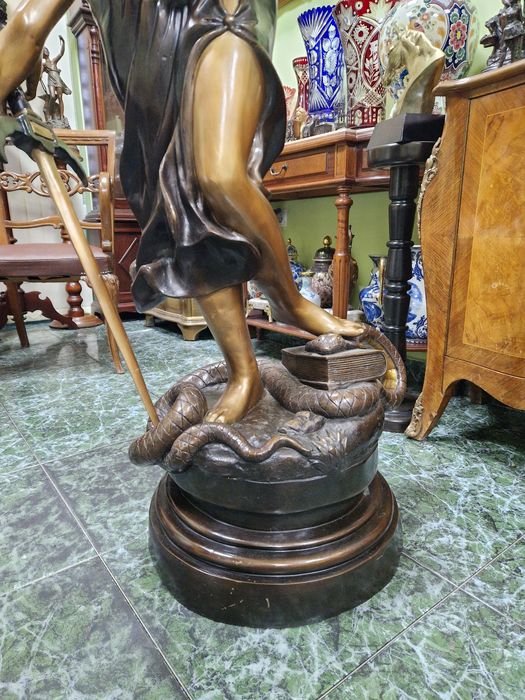 Страхотна огромна бронзова фигура статуетка