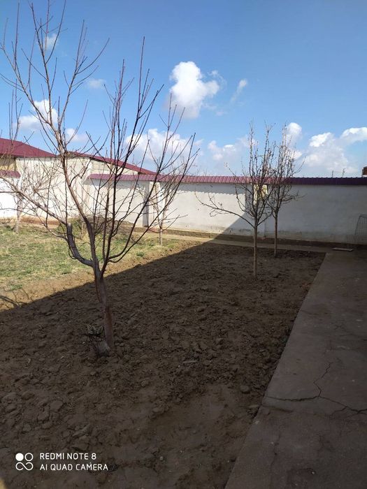 Hovli sotiladi Nurota shahrida