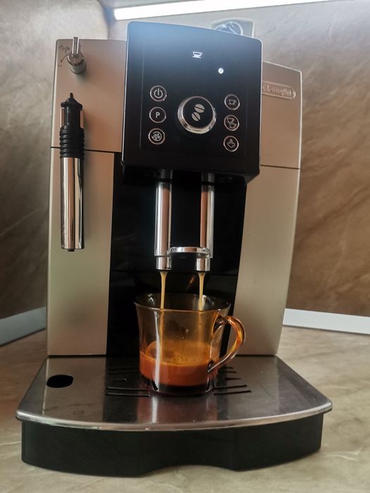 Кафемашина кафеавтомат Delonghi magnifica Ecam 24.210. SB