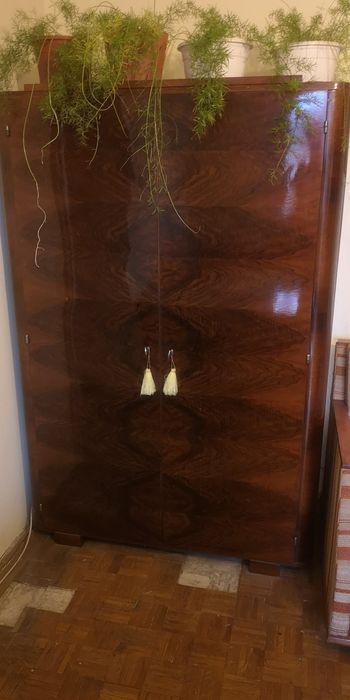 Donez mobilă, în stare bună.