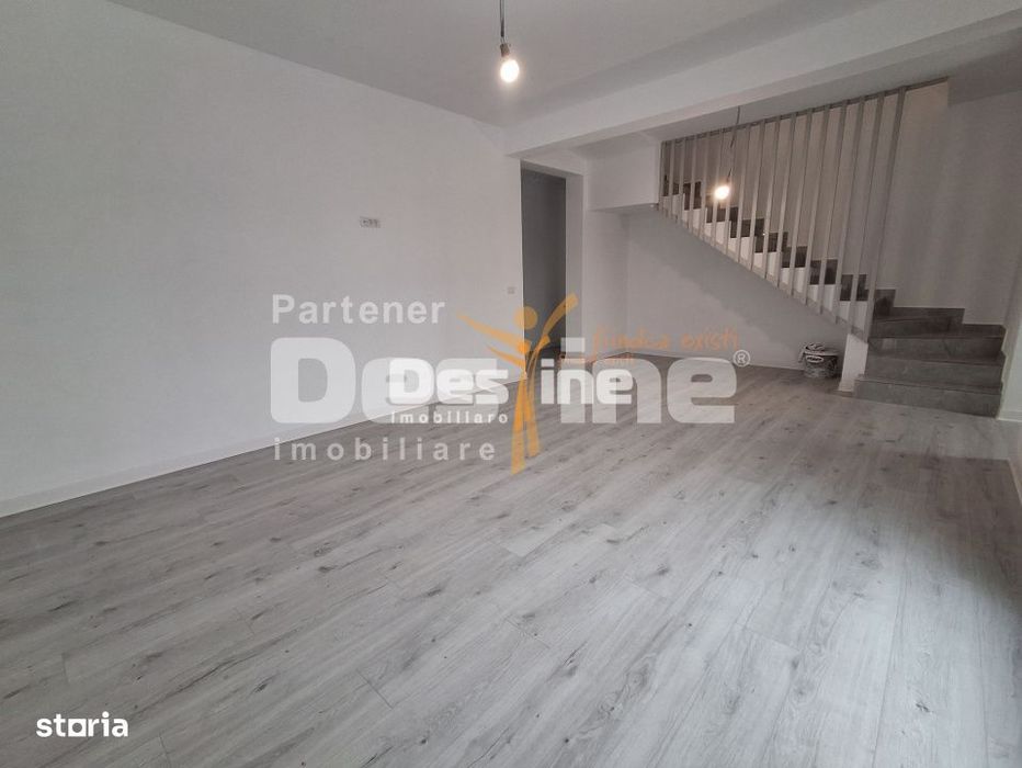 CASĂ tip duplex, situata in Valea Adanca