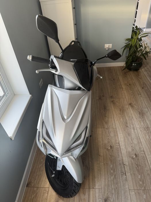 Scooter de inchiriat/ Scooter to rent