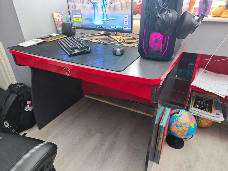 детска стая с легло кола FORMULA3