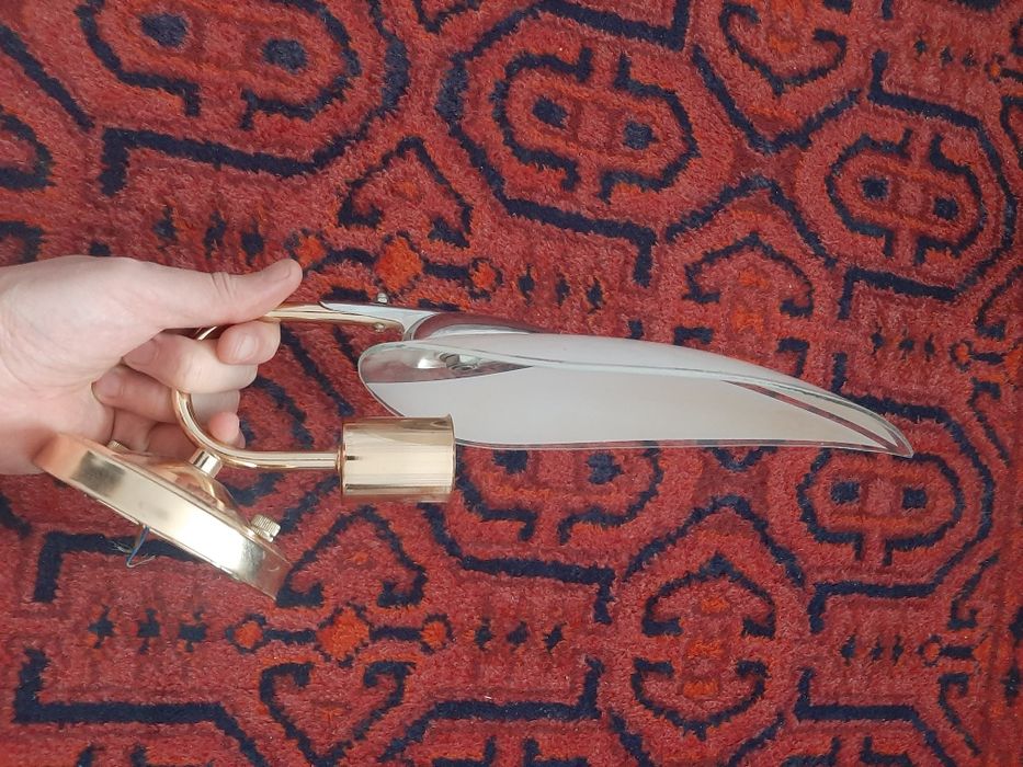 Продам светильник бра