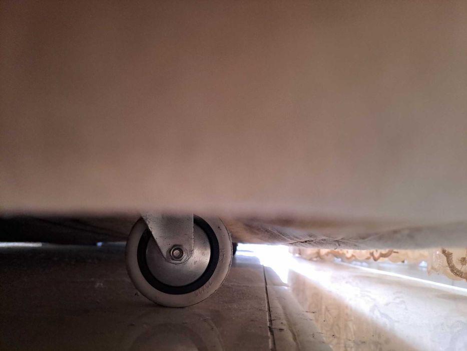 НАМАЛЕН! СПЕШНО! Ъглов диван с възглавници!