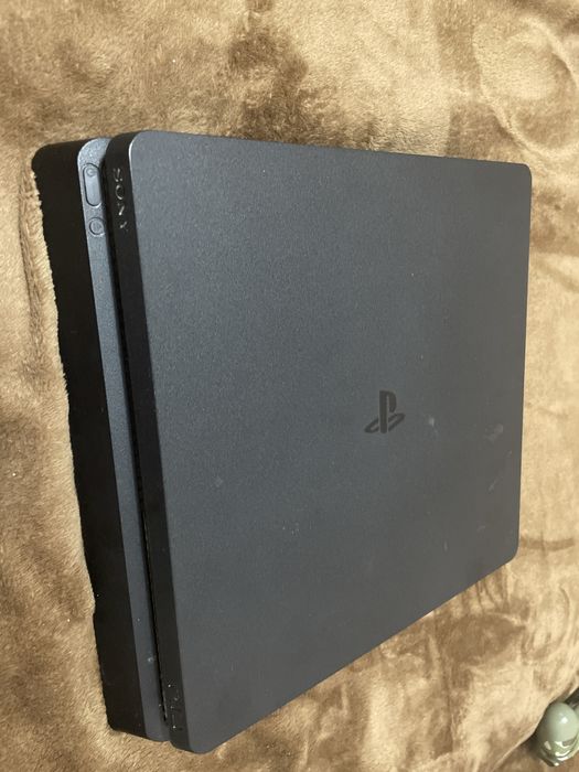 Playstation 4 slim
