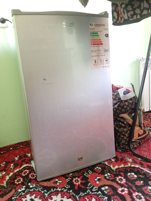 Xaladenik sotiladi 900000