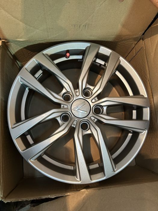 Диски R16 почти новые