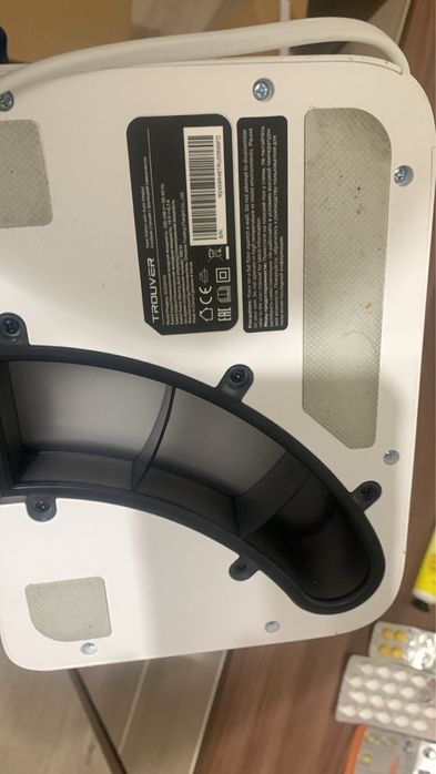 Продаю робот пылесос