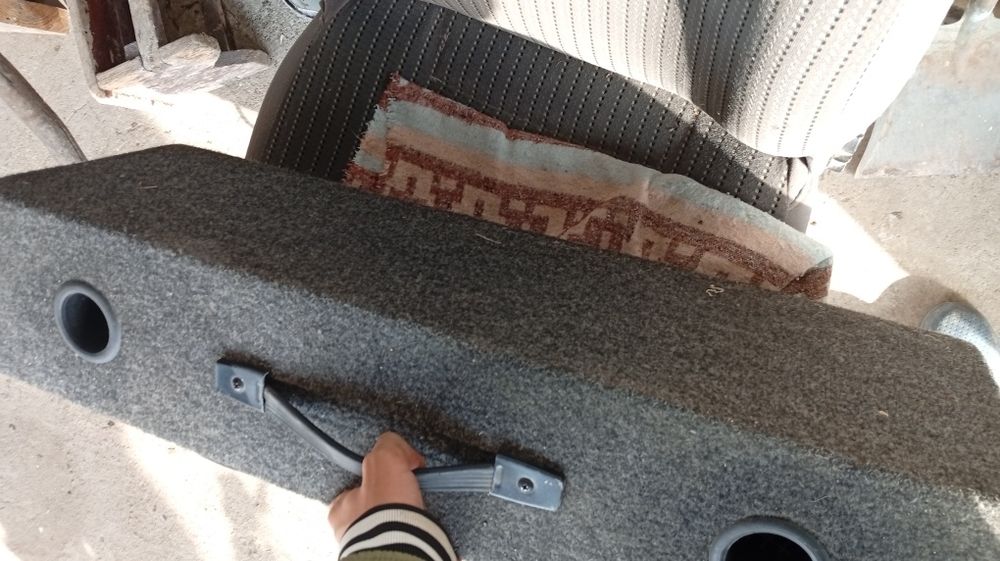 Vând subwoofer perfect functional 250 lei auto( 12 v )