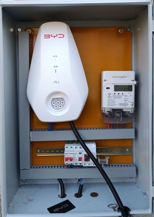 Установка зарядное устройство для Электромобилей.
7квт зарядка установ