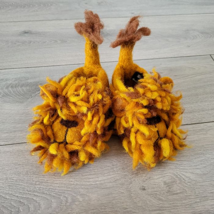 Papuci leu bebe mărimea 16/17