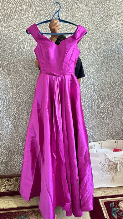 Нарядное очень шикарное дорогое плятья