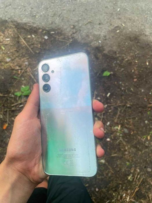 Продам samsung a25 в хорошем состоянии