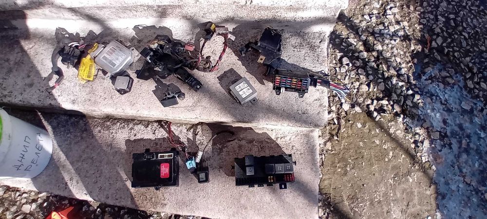 Релета и стойка за резервна гума от  Опел Фронтера 2,5 TDS д. база 98г