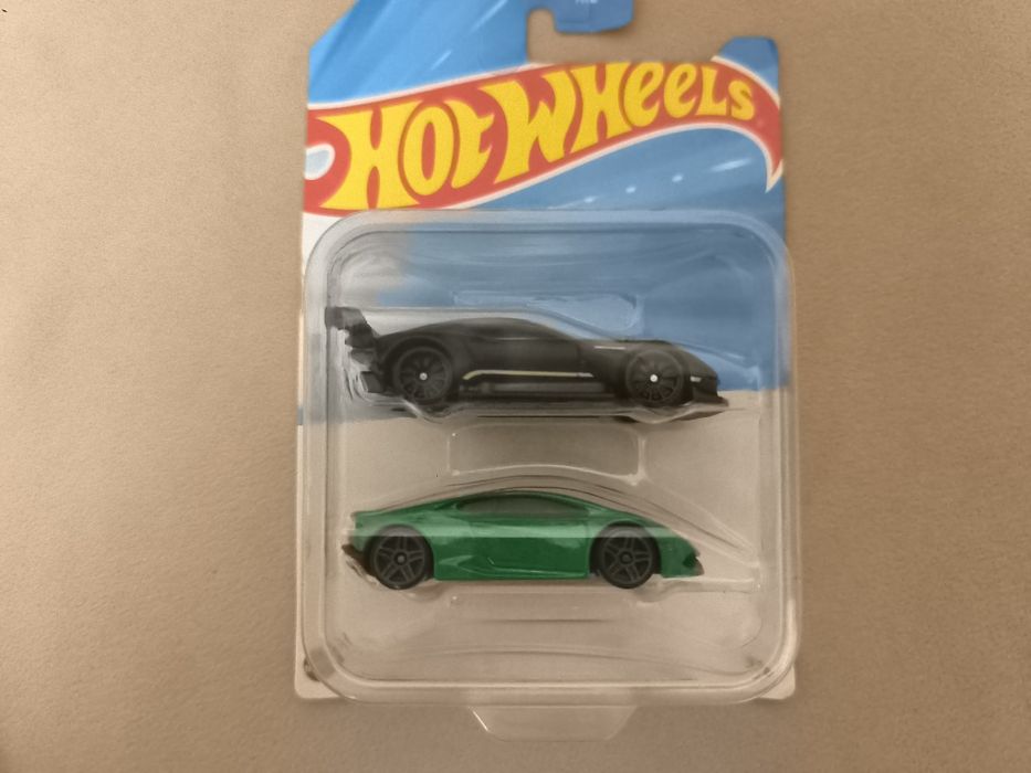 Hot wheels двойной пак