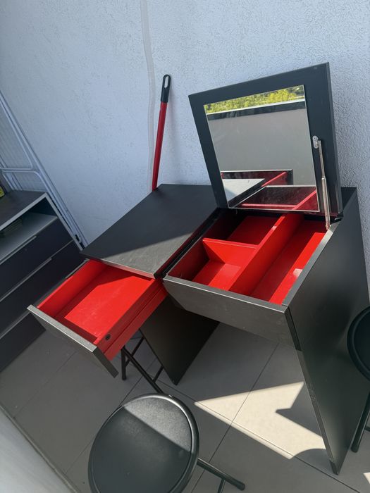 Masa de machiaj / Birou mic