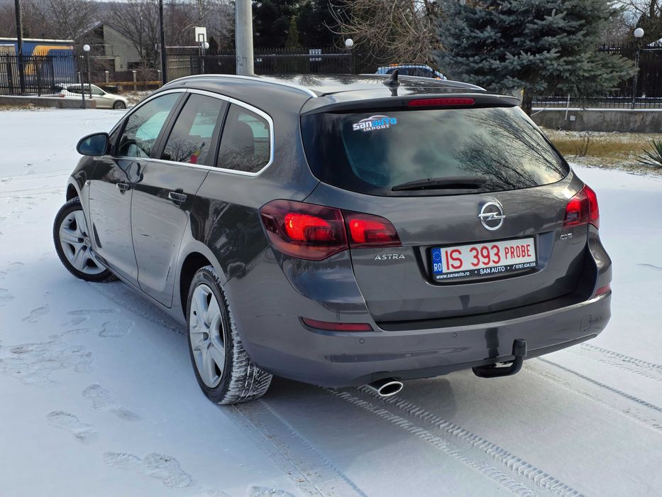 Opel Astra J 2011 2.0 CDTI 160 CP euro 5 / RATE fara avans