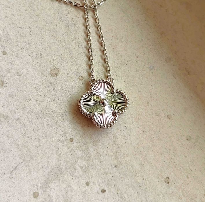 Дамско колие със златна детелина - Van Cleef & Arpels - Sweet Alhambra