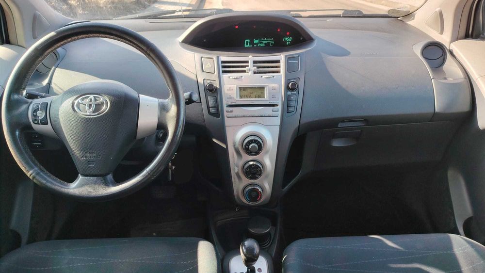 Vand Toyota Yaris cutie automata