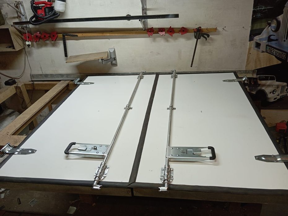 Ресторация дверей на термо будки