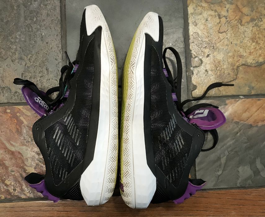 Vând Adidas Dame 6