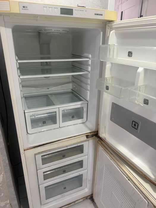 Продам холодильник