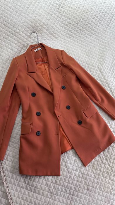 Костюм приталенный