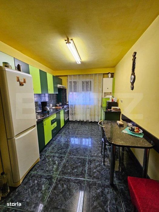 Apartament 3 camere, decomandat, 66 mp, etaj intermerdiar, zona Pietei