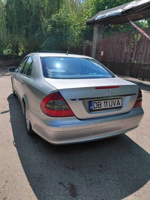 Mercedes E 220 170 cp AVANTGARDE
