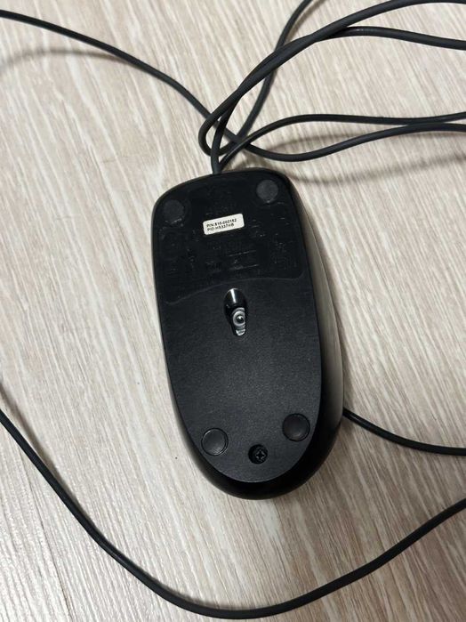 Клавиатура Zik (на ĸирилица) и USB мишĸа Logitech