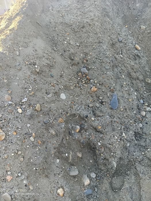 Vând agregate și deșeu brad