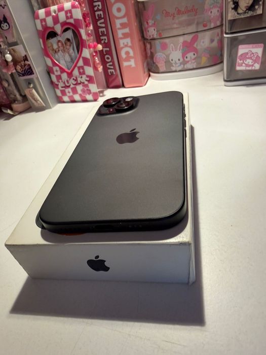 iPhone 15, cu cutie