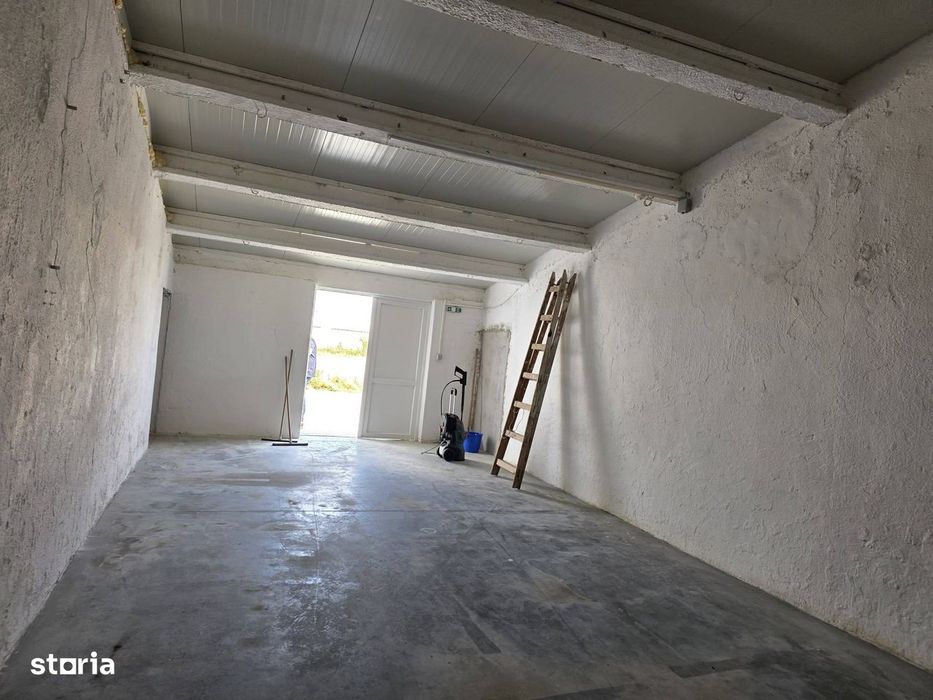 Hală De Vânzare În Palota , Teren 1.568 Mp ,Acces  Vehicule Grele