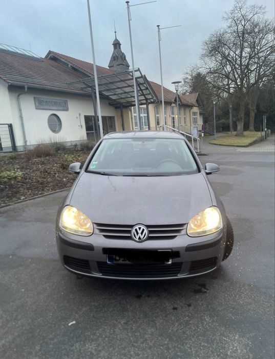Volkswagen golf V 1.6 mpi