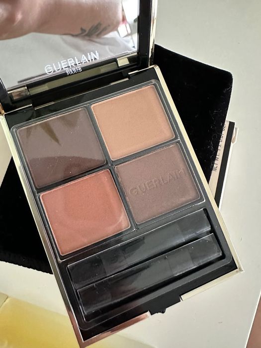 Козметика грим и грижа Fenty и Rare Beauty, Tarte, Guerlain, Glow Recipe, Estee Lauder, Huda и Erborian