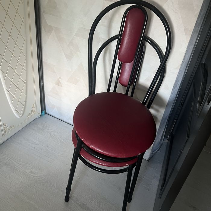 Продам 2 стула самовызов