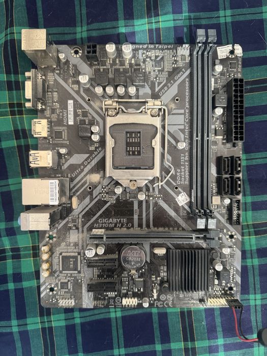 Продам материнскую плату gigabyte