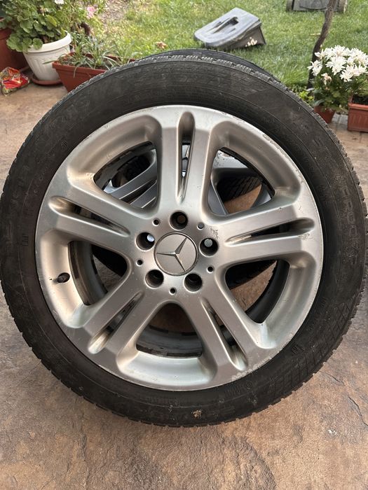 Гуми за Мерцедес Е-клас W212 на един сезон 225/50R17