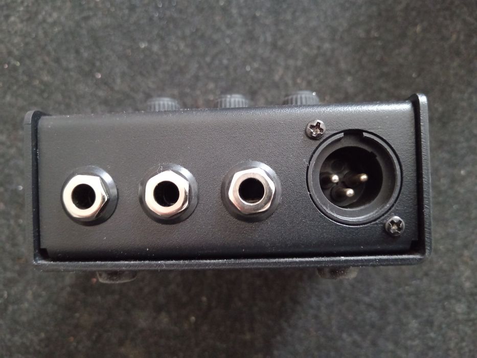 Продавам Sadowsky outboard bass preamp/D.I. SBP 1