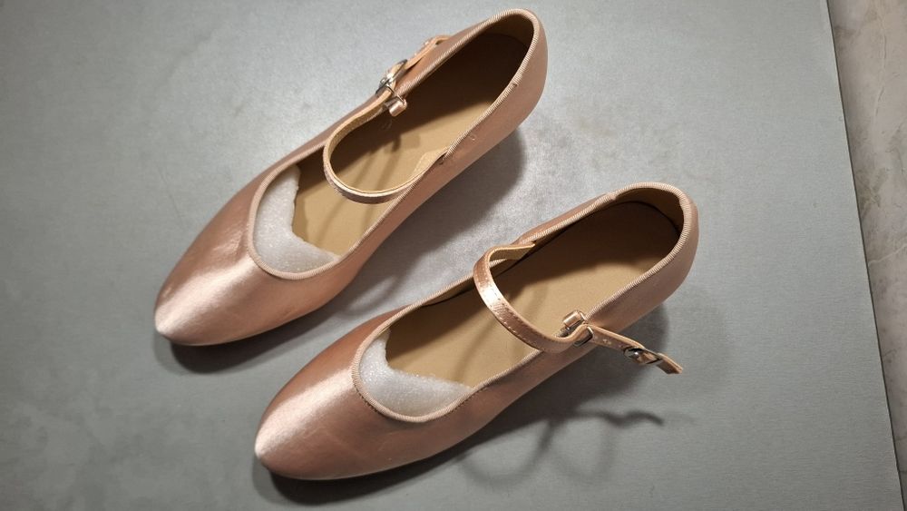 Обувки за спортни танци