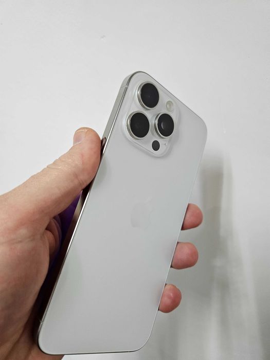 iPhone 15 Pro Max 1 Tb 88% bateria.