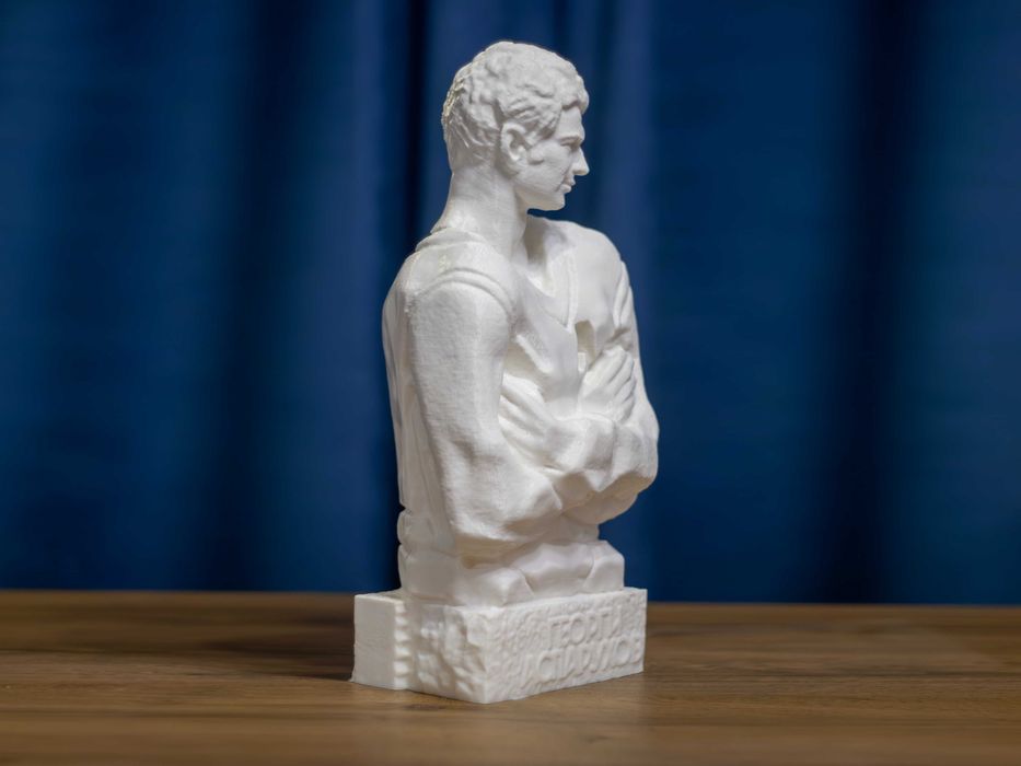 Бюст на Гунди (Георги Аспарухов)