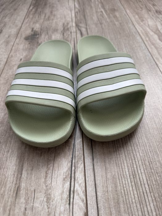Slapi Adidas,  marimea 37 verde menta