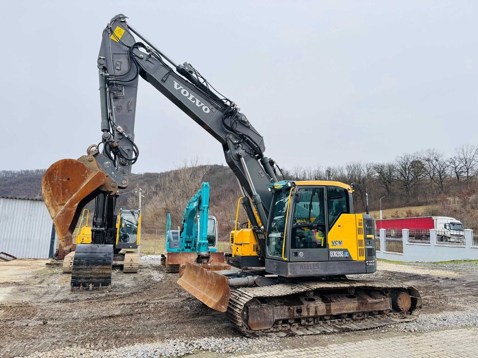 Excavator senile cu lama Volvo ECR 235 EL, an 2015, 26 tone, 3 cupe !