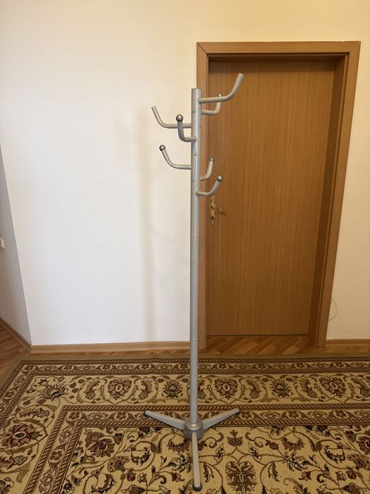 Продам вешалку для верхней одежды