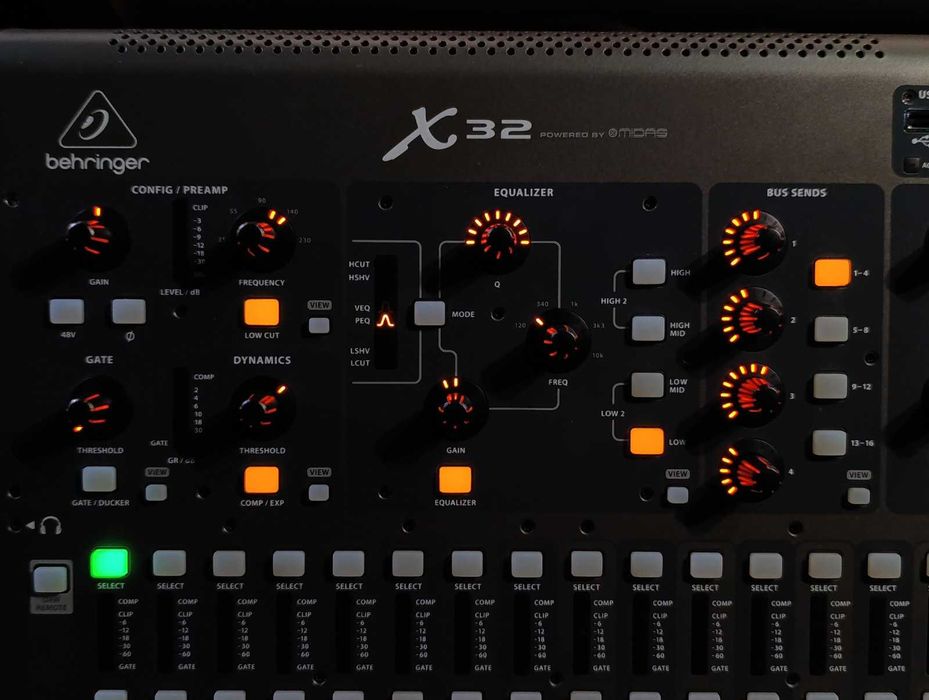 Behringer X32 - дигитален аудио миксер