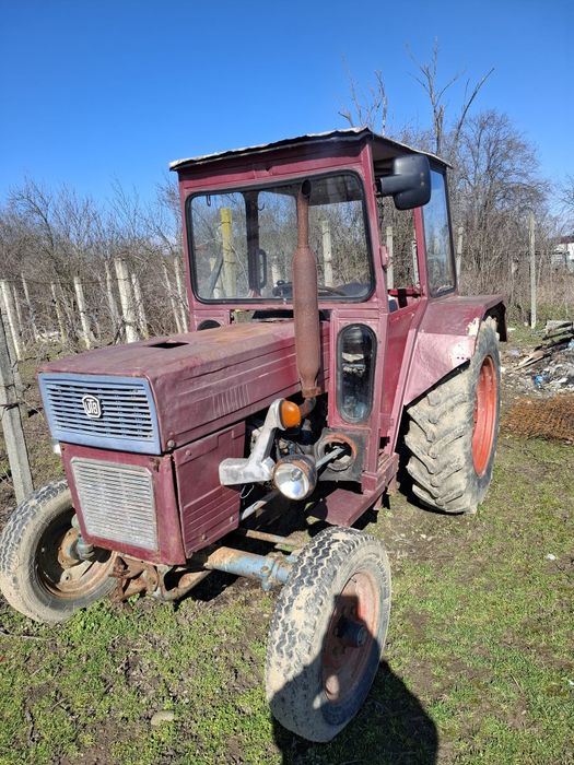 Vând tractor u445