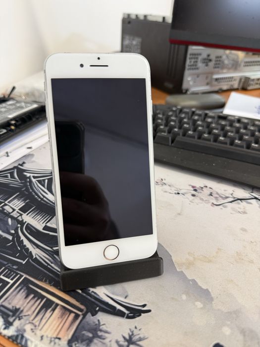 Vand iPhone 8 64GB